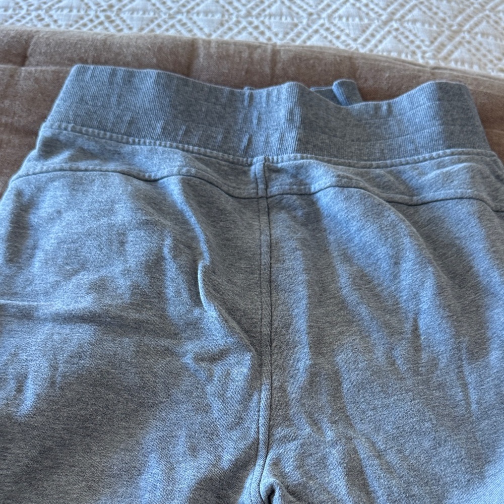 LULULEMON Women’s Gray Cozy Sweatpant Joggers - Comfortable Everyday Bottoms - Picture 3 of 7